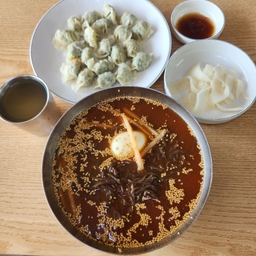 피드에 업로드 된 이미지
