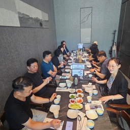 피드에 업로드 된 이미지