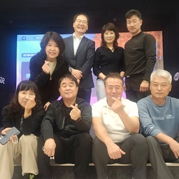 피드에 업로드 된 이미지