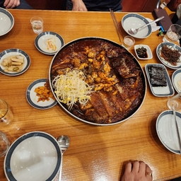 피드에 업로드 된 이미지