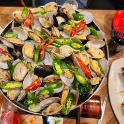 피드에 업로드 된 이미지