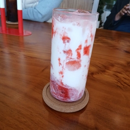 피드에 업로드 된 이미지