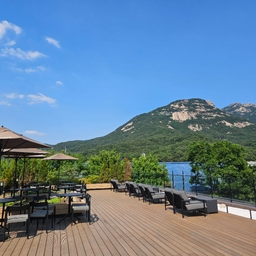 피드에 업로드 된 이미지