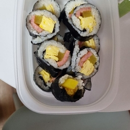 피드에 업로드 된 이미지