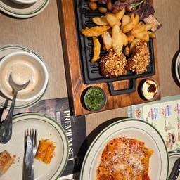 피드에 업로드 된 이미지