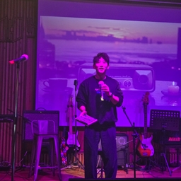 피드에 업로드 된 이미지