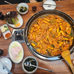 피드에 업로드 된 이미지