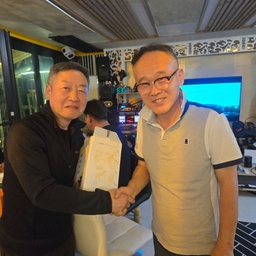 피드에 업로드 된 이미지