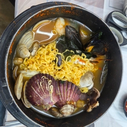 피드에 업로드 된 이미지