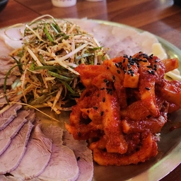 피드에 업로드 된 이미지