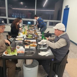 피드에 업로드 된 이미지