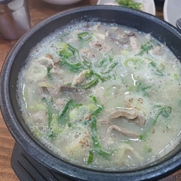 피드에 업로드 된 이미지