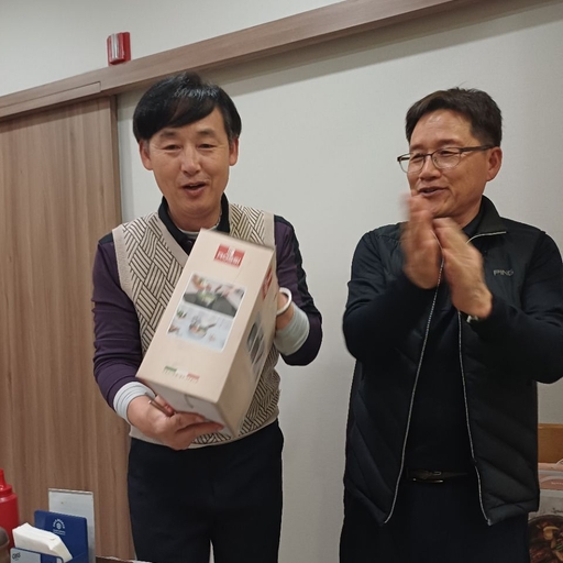 ํผ๋ ์ด๋ฏธ์ง