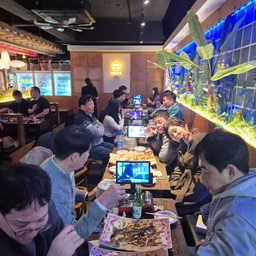 피드에 업로드 된 이미지