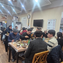 피드에 업로드 된 이미지