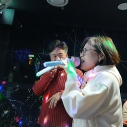 피드에 업로드 된 이미지