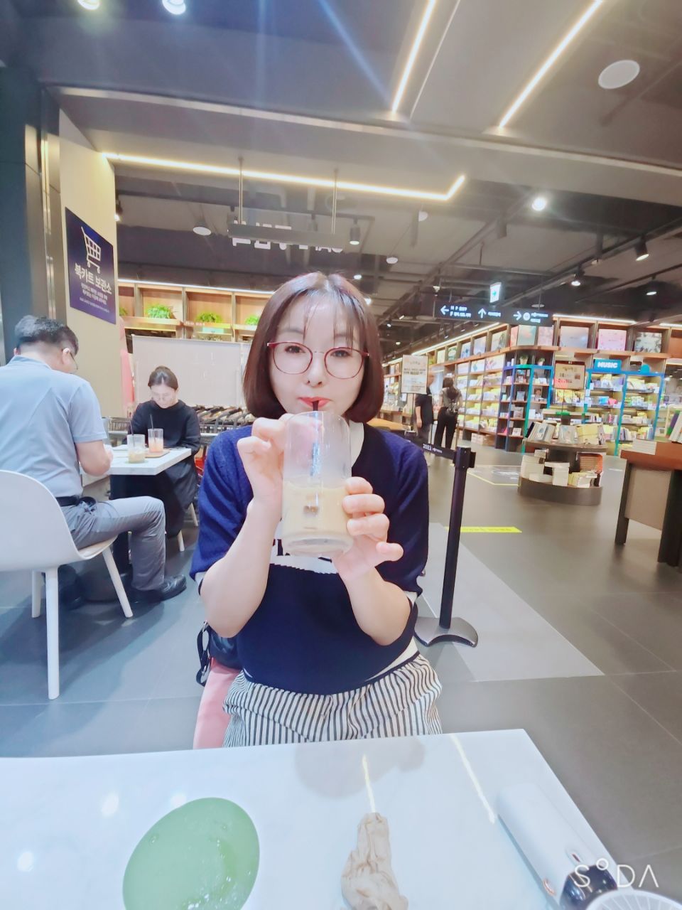 피드에 업로드 된 이미지