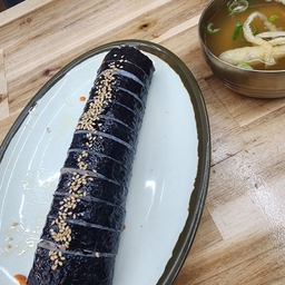 피드에 업로드 된 이미지