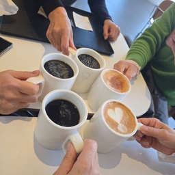 피드에 업로드 된 이미지