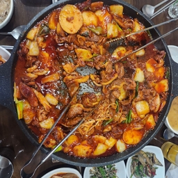 피드에 업로드 된 이미지