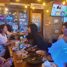 피드에 업로드 된 이미지