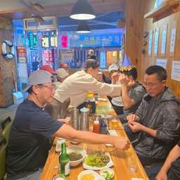 피드에 업로드 된 이미지