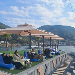 피드에 업로드 된 이미지