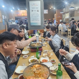 피드에 업로드 된 이미지