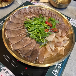 피드에 업로드 된 이미지