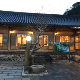 피드에 업로드 된 이미지