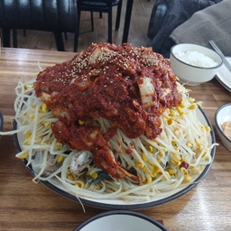 피드에 업로드 된 이미지