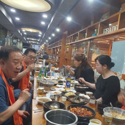 피드에 업로드 된 이미지