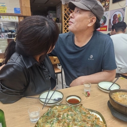 피드에 업로드 된 이미지