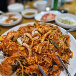 피드에 업로드 된 이미지