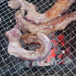 피드에 업로드 된 이미지