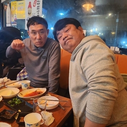 피드에 업로드 된 이미지