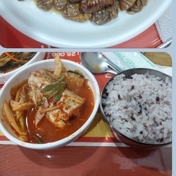 피드에 업로드 된 이미지