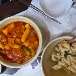 피드에 업로드 된 이미지