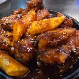 피드에 업로드 된 이미지