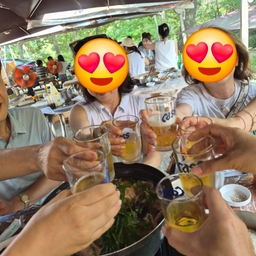피드에 업로드 된 이미지