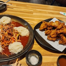 피드에 업로드 된 이미지