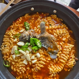피드에 업로드 된 이미지