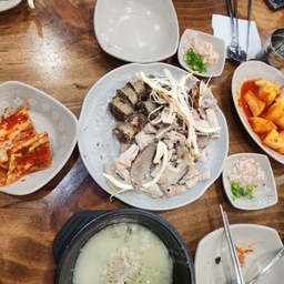 피드에 업로드 된 이미지