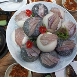 피드에 업로드 된 이미지