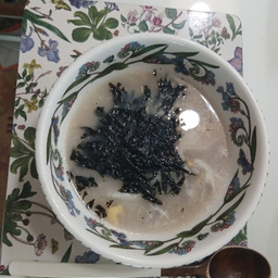 피드에 업로드 된 이미지