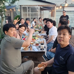 피드에 업로드 된 이미지