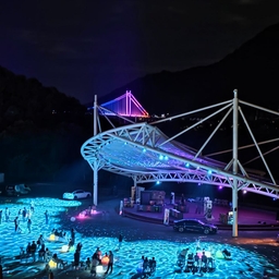 피드에 업로드 된 이미지