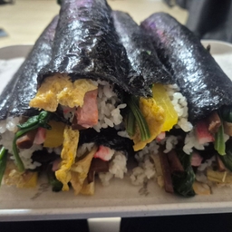 피드에 업로드 된 이미지