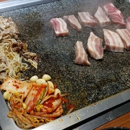 피드에 업로드 된 이미지