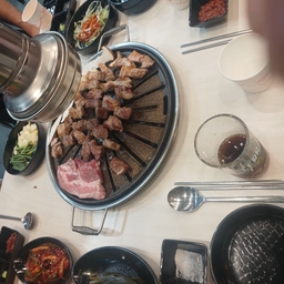 피드에 업로드 된 이미지